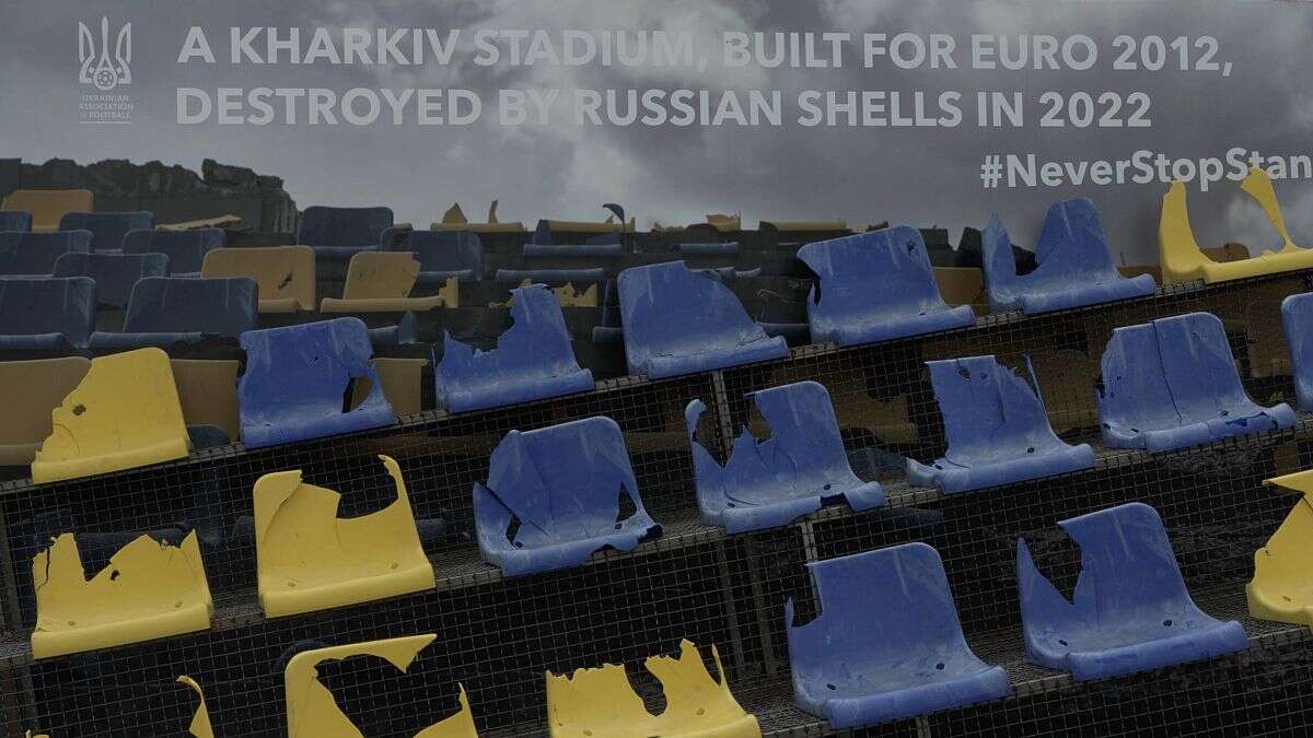 Euro 2024 : un morceau de tribune détruit en Ukraine exposé à Berlin