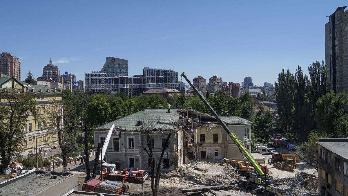 Reabre el hospital infantil de Kiev destrozado por misiles rusos