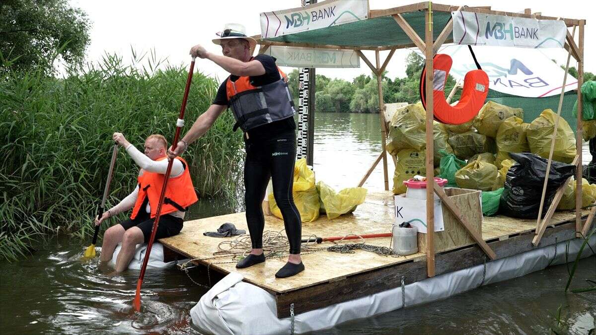 Les équipes en compétition pour dépolluer les rivières hongroises du plastique