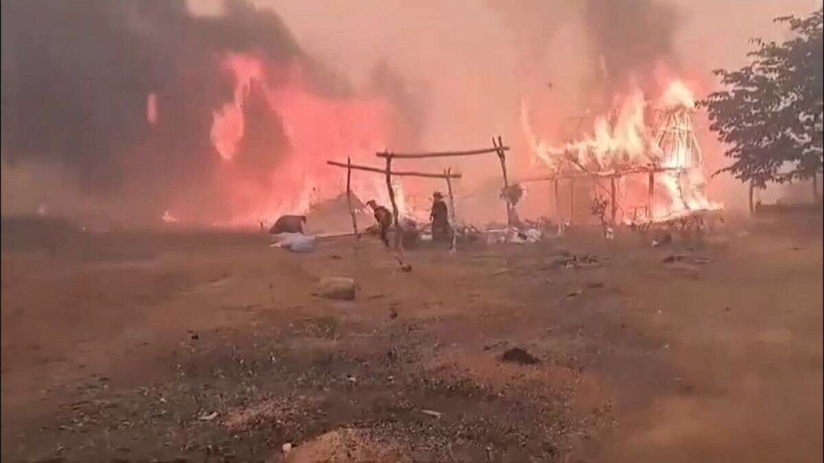 Intensos incendios forestales arrasan Riberalta, en Bolivia