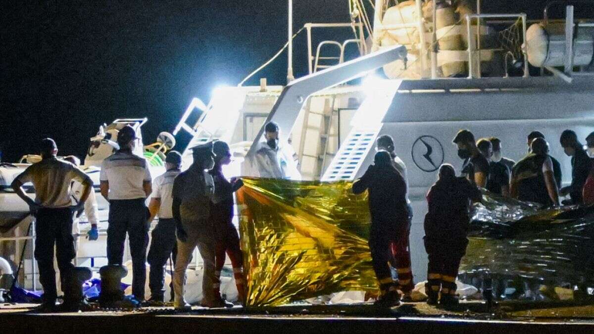 Plusieurs migrants disparus depuis lundi dans un naufrage retrouvés au large de l'Italie