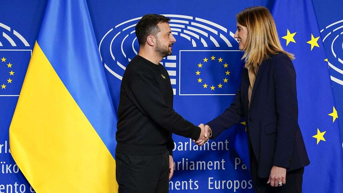 Última hora. La Eurocámara da luz verde a un préstamo de 35.000 millones para Kiev