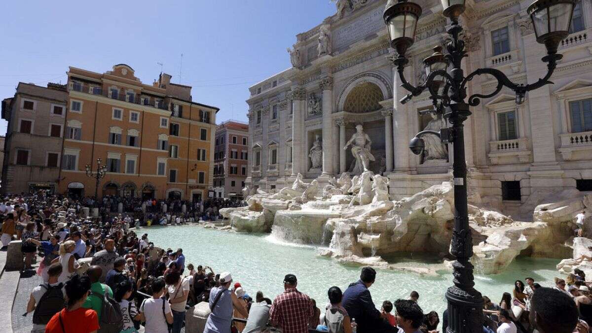 Roma podría cobrar a los turistas por visitar la Fontana de Trevi