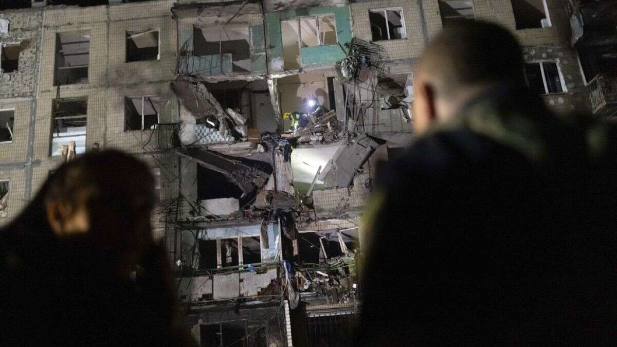 12 blessés après l'explosion d'une bombe russe sur un immeuble ukrainien