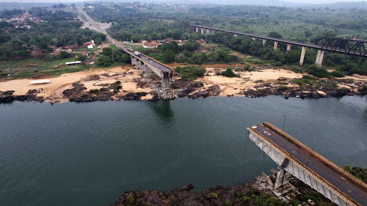 Al menos nueve muertos tras derrumbarse un puente en Brasil