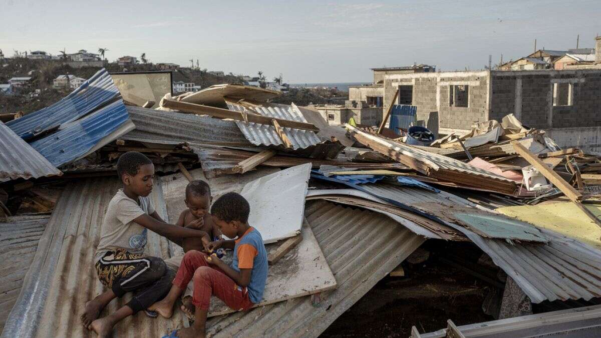 Francia celebra un día de luto nacional por las víctimas en Mayotte