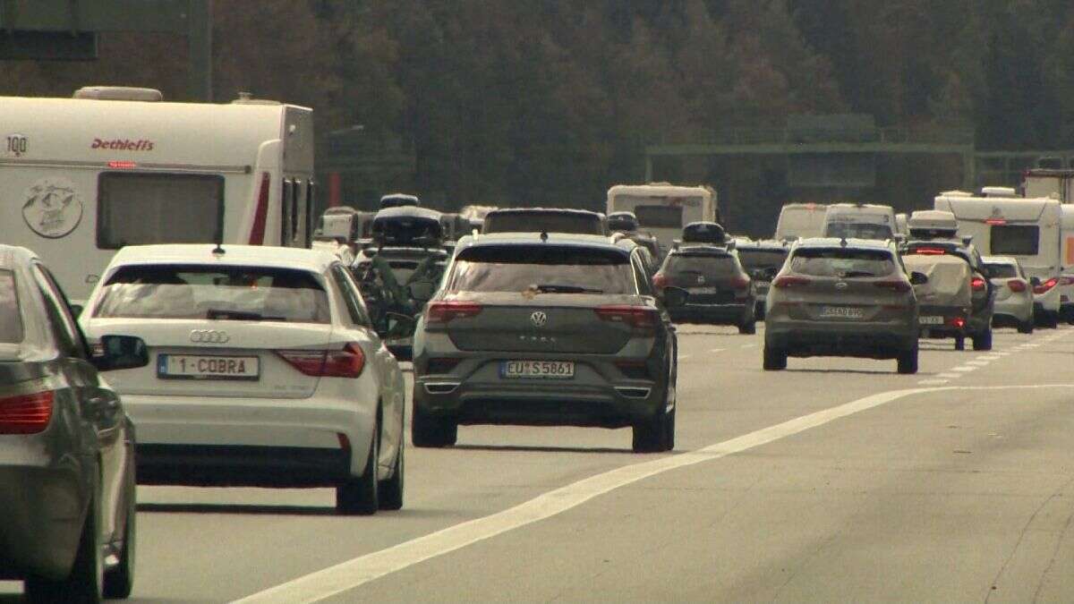 Des embouteillages dans toute l'Europe alors que les automobilistes partent en vacances d'été