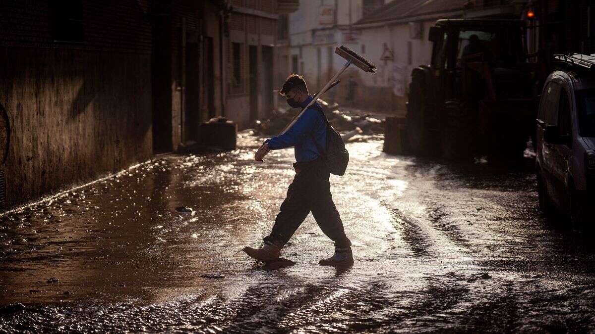 España afronta más inundaciones mientras se celebra la COP29 en Bakú