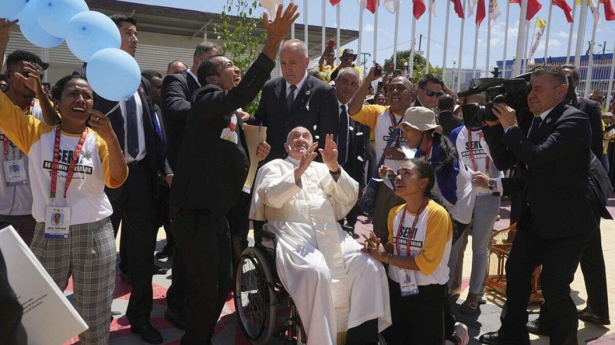 El Papa, camino de Singapur tras su histórica visita a Timor Oriental