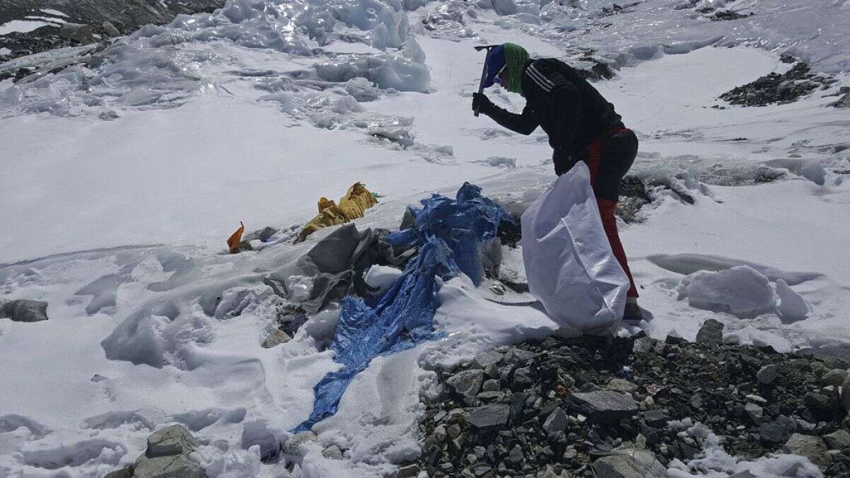 Limpiando el campamento base del Everest: 