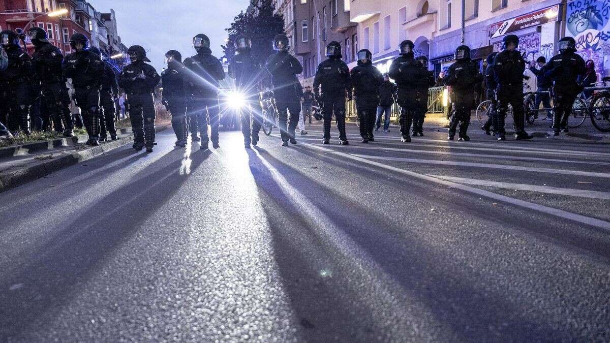 2000 Polizisten sichern Gedenken in Berlin – Demos geplant