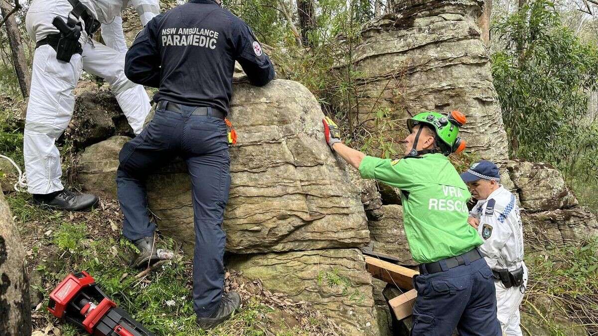 Frau verliert ihr Handy – muss aus wahrem Albtraum befreit werden