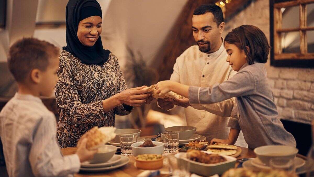 Ramadan 2025 Berlin: Gebetszeiten & Iftar im Überblick