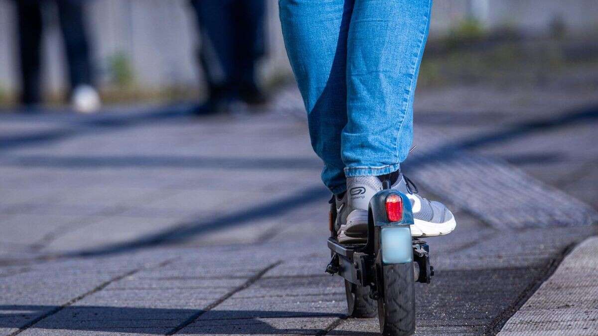 E-Scooter-Fahrer muss nach Unfall reanimiert werden