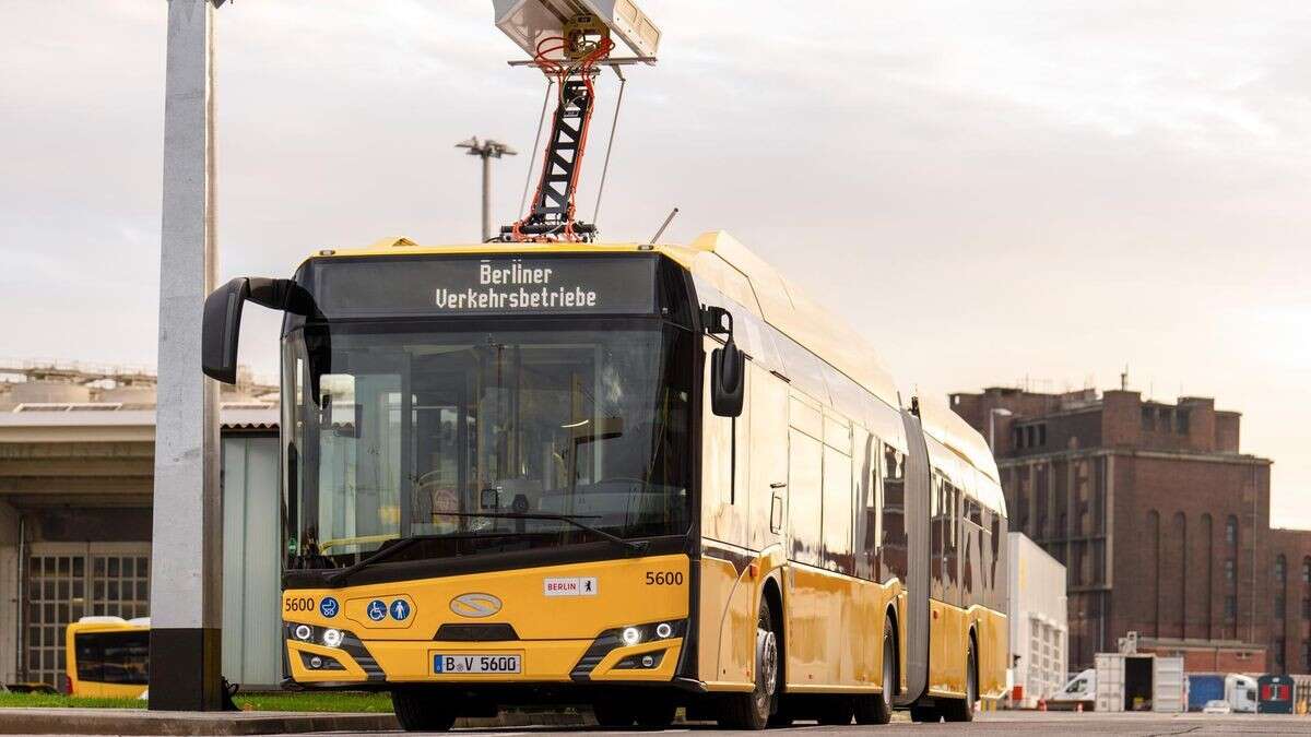 BVG lässt eine Weltneuheit durch Berlins Straßen fahren