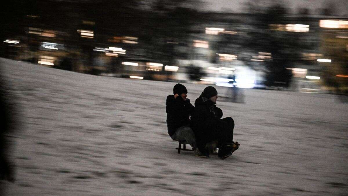 Kurzer Wintereinbruch: So rodelt Berlin bei Schnee