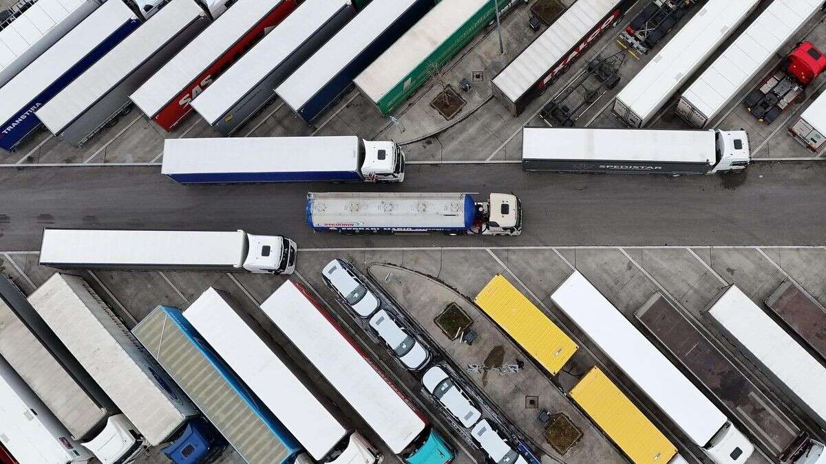 Bürokratie und dreckige Parkplätze: Ein Spediteur schlägt Alarm