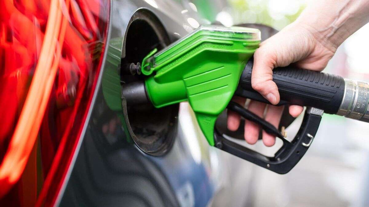 Benzin fast geschenkt: Tankstelle gibt Sprit für 1 Cent ab