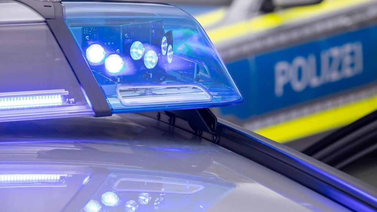 Mann mit Waffe auf Balkon – SEK rückt in Prenzlauer Berg an
