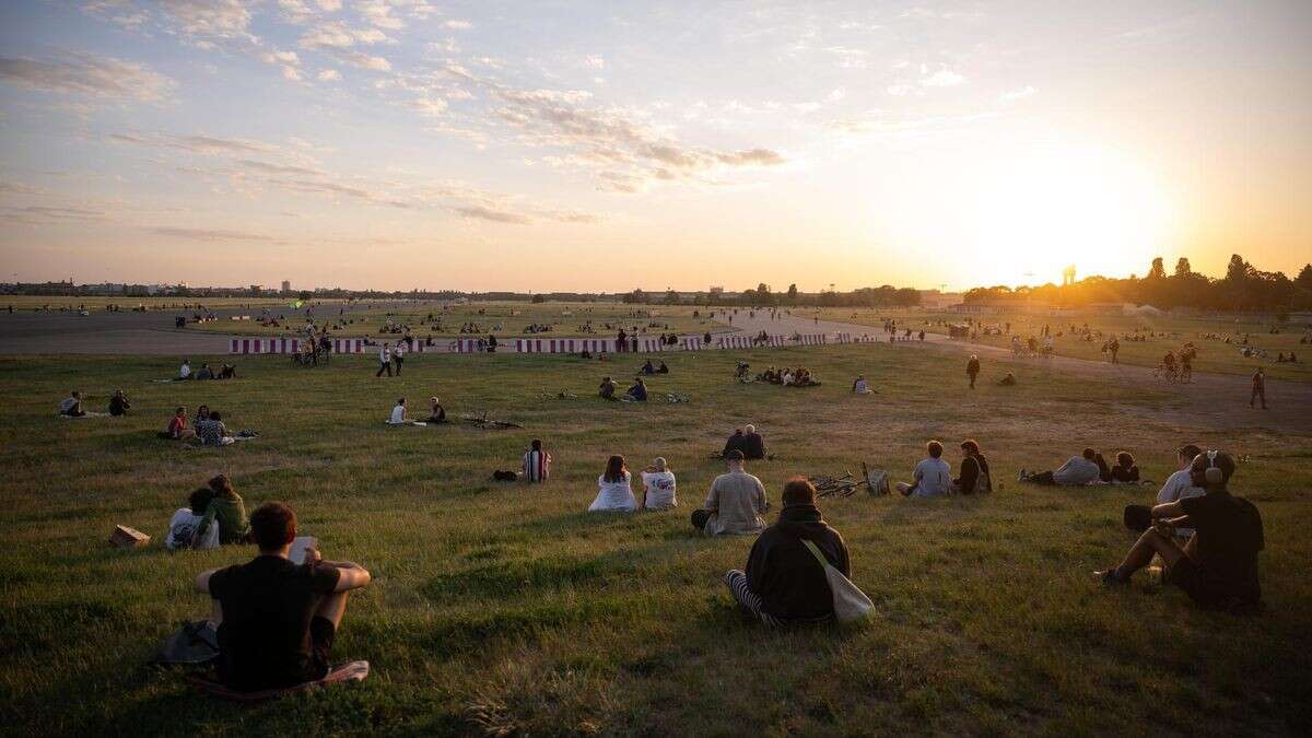 Tempelhofer Feld bebauen? Kai Wegner macht Vorschlag