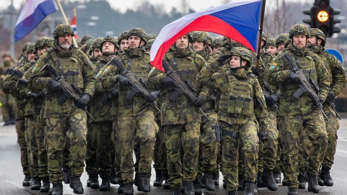 Bodentruppen für die Ukraine: Was bedeutet Macrons Vorstoß?