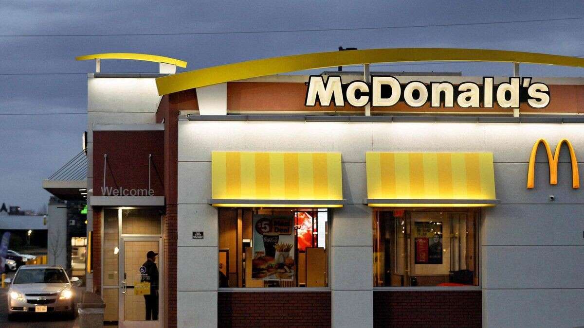 Schwere Vorwürfe: Hunderte Beschäftigte verklagen McDonalds