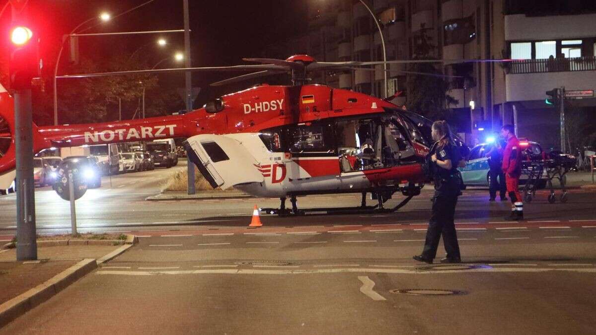 Person gerät unter U-Bahn – Rettungshubschrauber landet