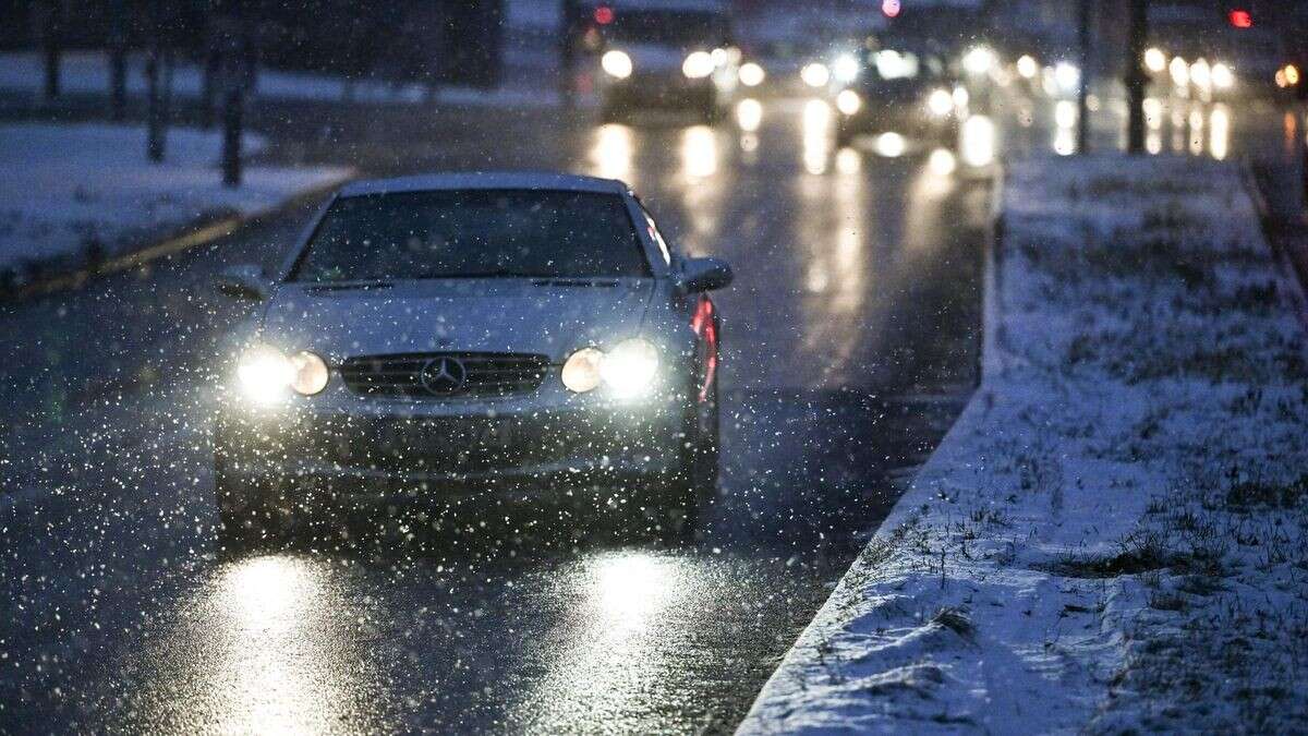 Schnee in Berlin: Glatte Straßen und Probleme bei der S-Bahn