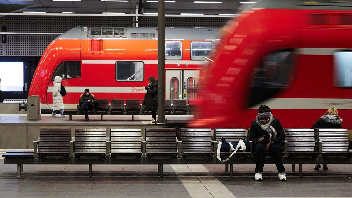 Bekennerschreiben: Sabotage an Bahnstrecke wegen Tesla