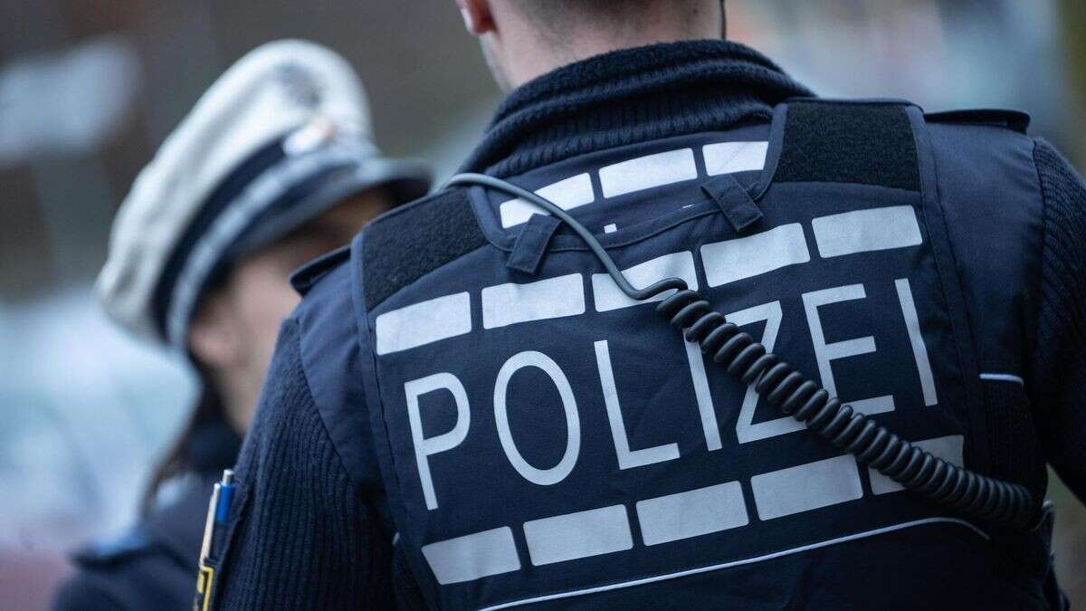 Neuer High-Tech-Schal soll Polizisten vor Messern schützen