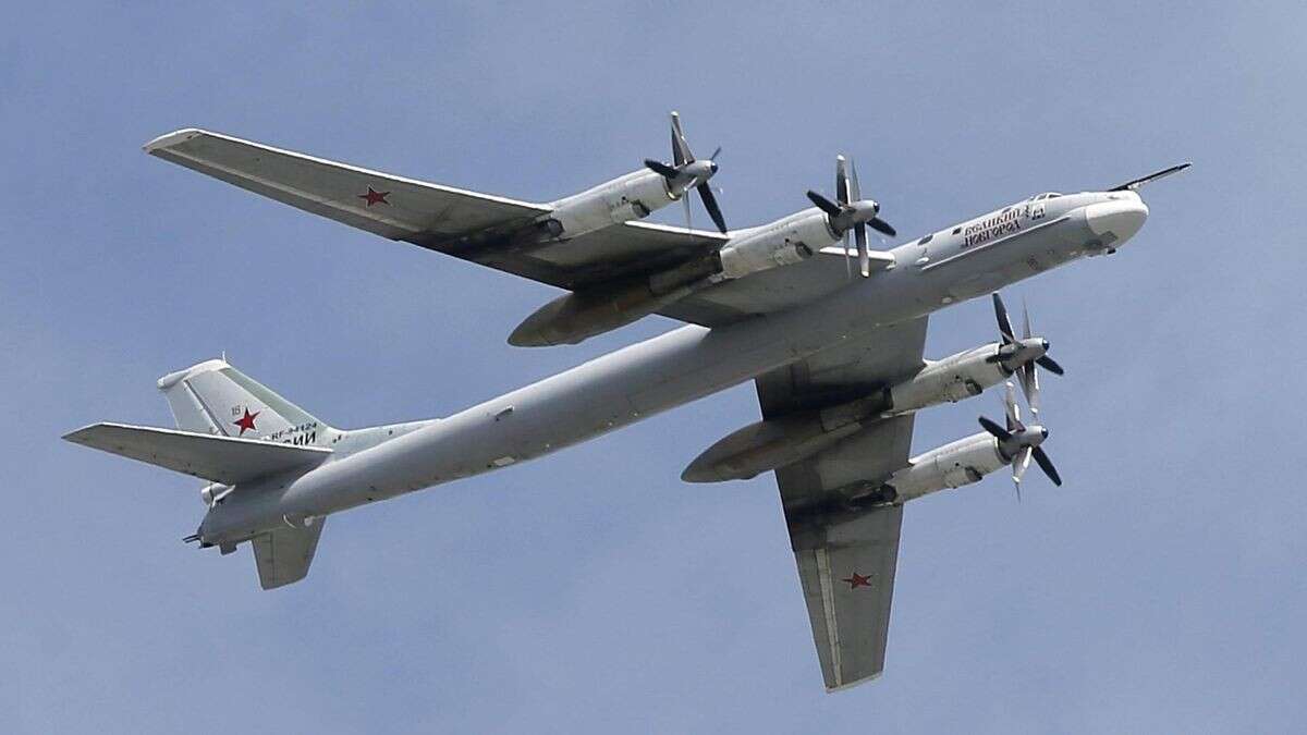 Gemeinsamer Bomberflug: China und Russland rasseln mit Atom-Säbel