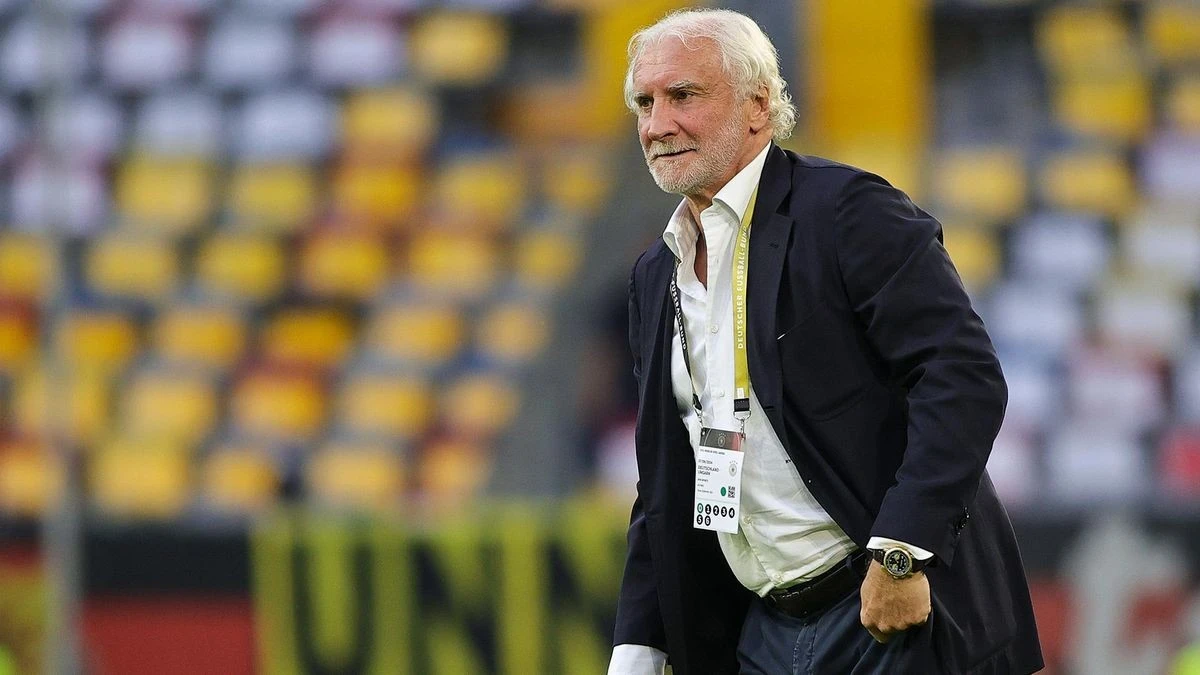 Sportdirektor Rudi Völler verlängert Vertrag beim DFB