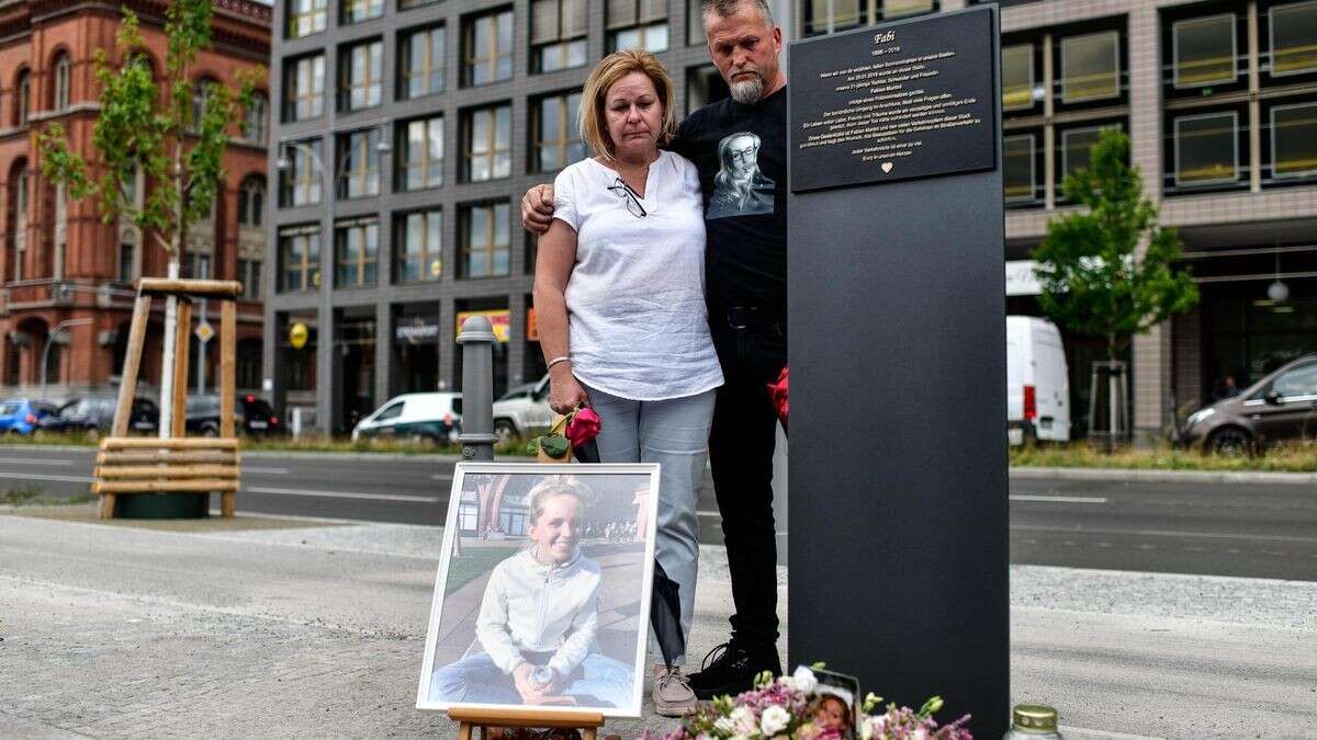 Mahnmal am Alexanderplatz: „Unsere Tochter hat keine Schuld“