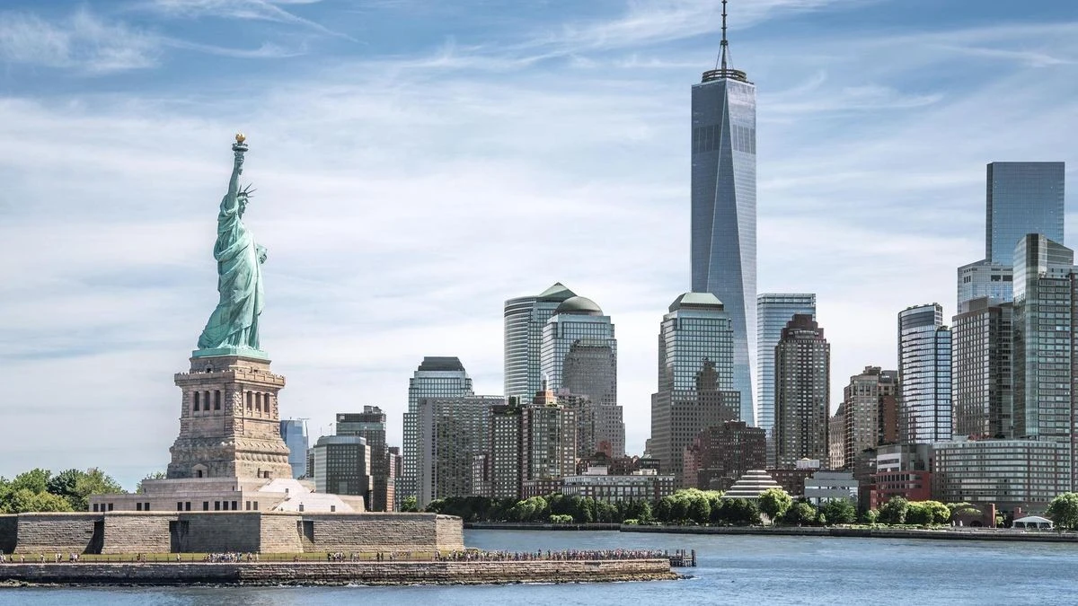 New York: Hubschrauber in Manhattan abgestürzt
