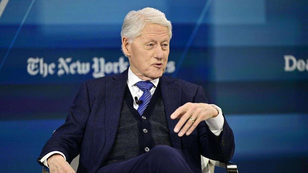 Bericht: Ex-Präsident Bill Clinton zu Besuch in Berlin gelandet