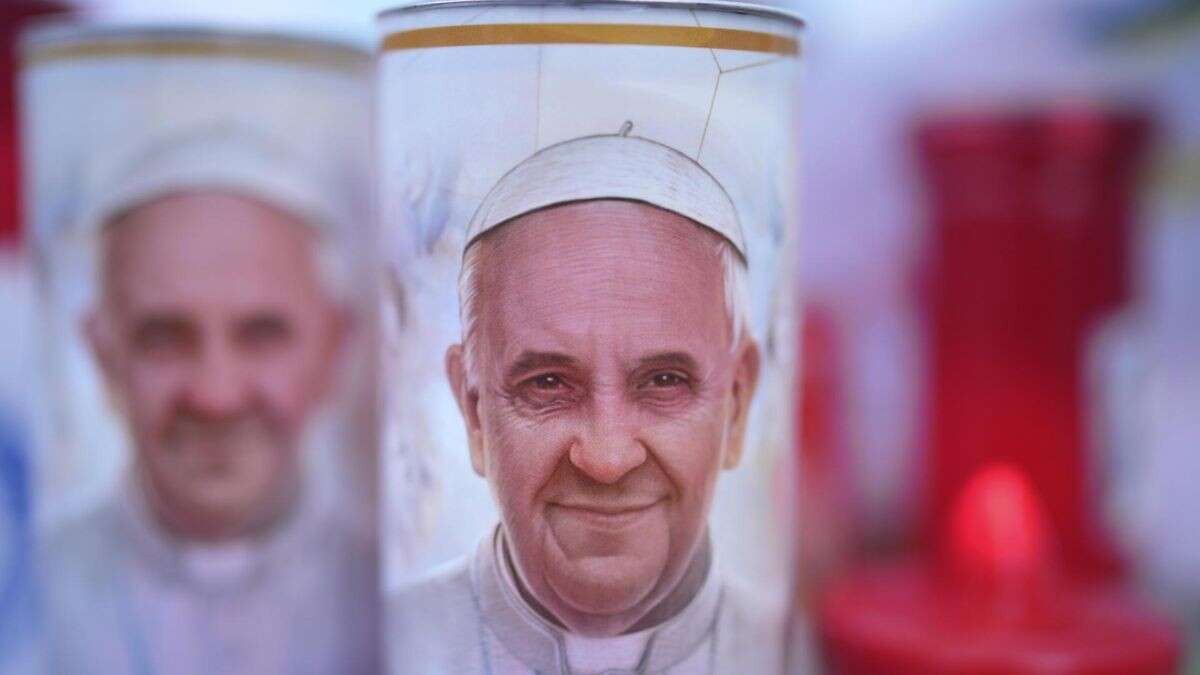 Papst erleidet Rückfall: Wieder akute Atemprobleme