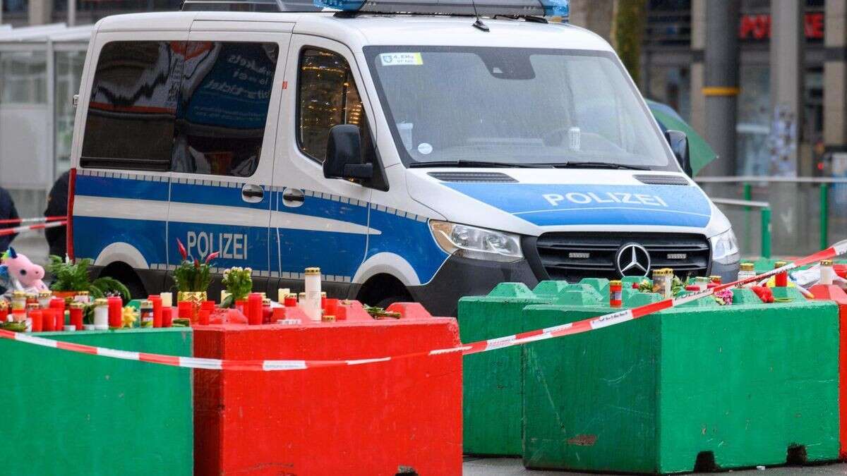 Magdeburg: Stand ein Polizeiwagen an der falschen Stelle?