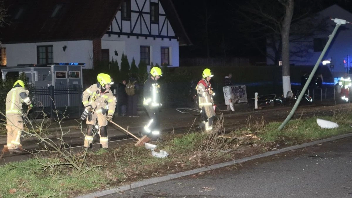Raser hinterlässt Trümmerfeld nach Unfall in Müggelheim