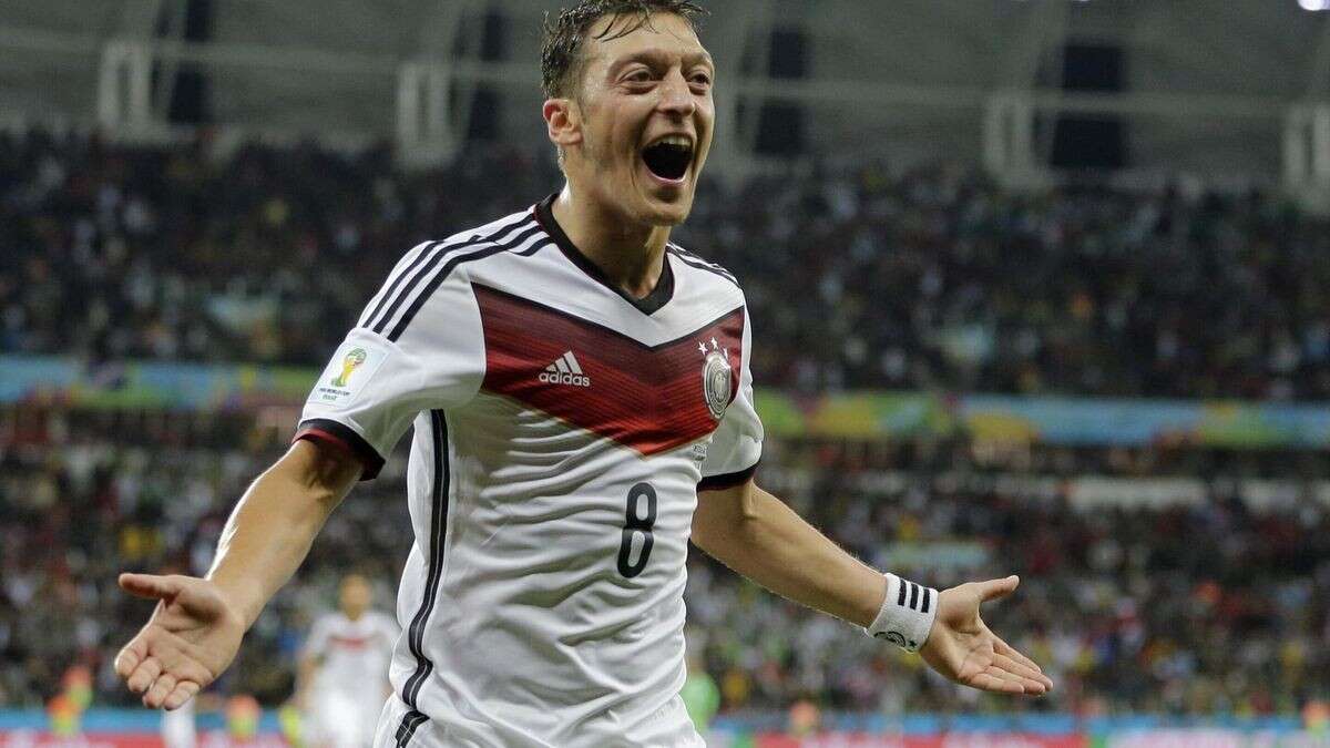 In Erdogans AKP hat Özil jetzt eine ganz besondere Aufgabe