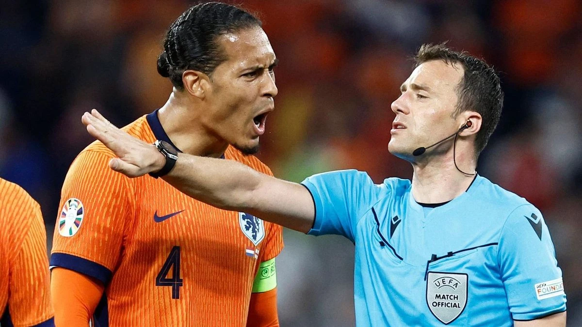 „Sagt alles“: Van Dijk übt Kritik an Schiedsrichter Zwayer