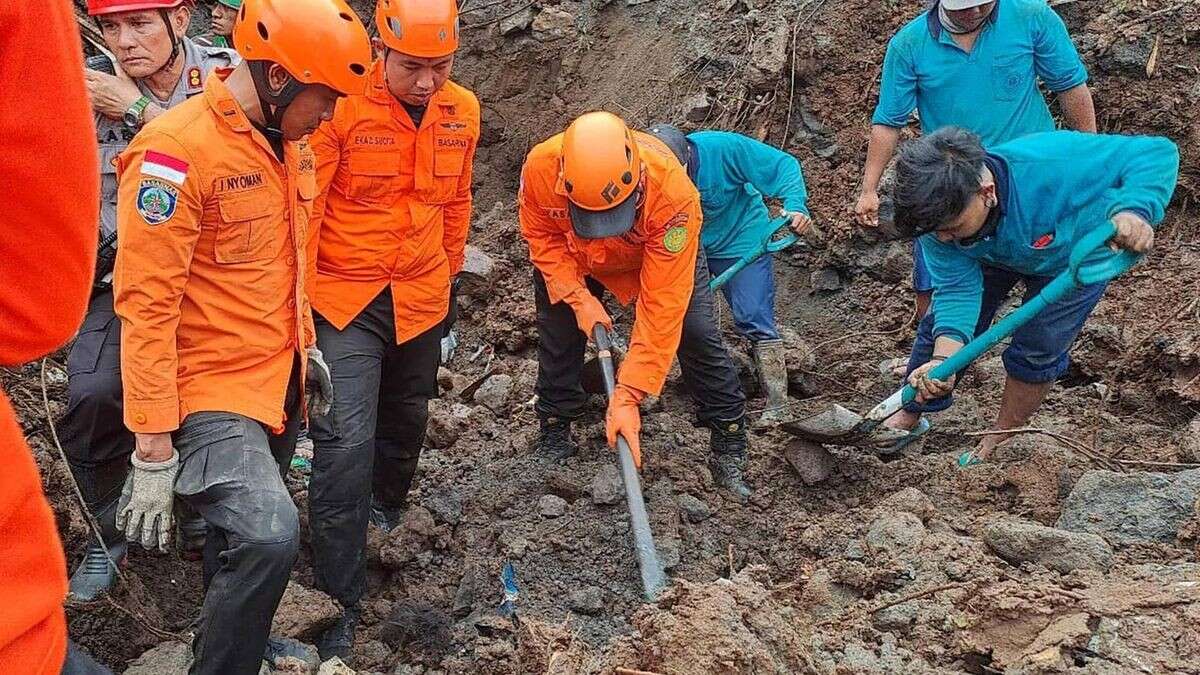 Dutzende Tote bei Erdrutsch – Retter haben nur ein Ziel