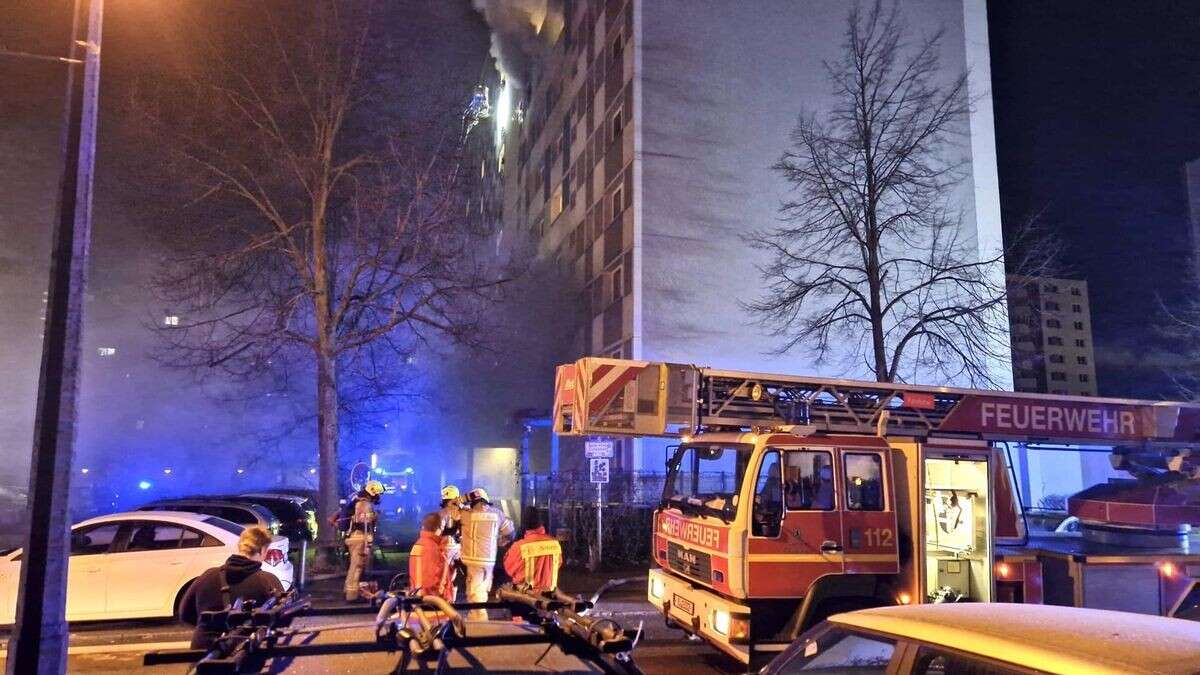 Keller brennen in Neu-Hohenschönhausen – Mietshaus unbewohnbar