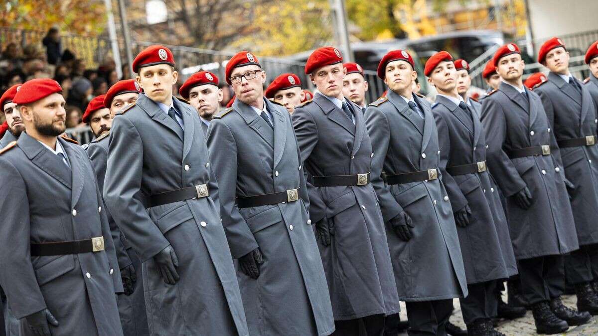 Wehrbeauftragte mahnt Tempo bei besserer Ausstattung der Truppe an