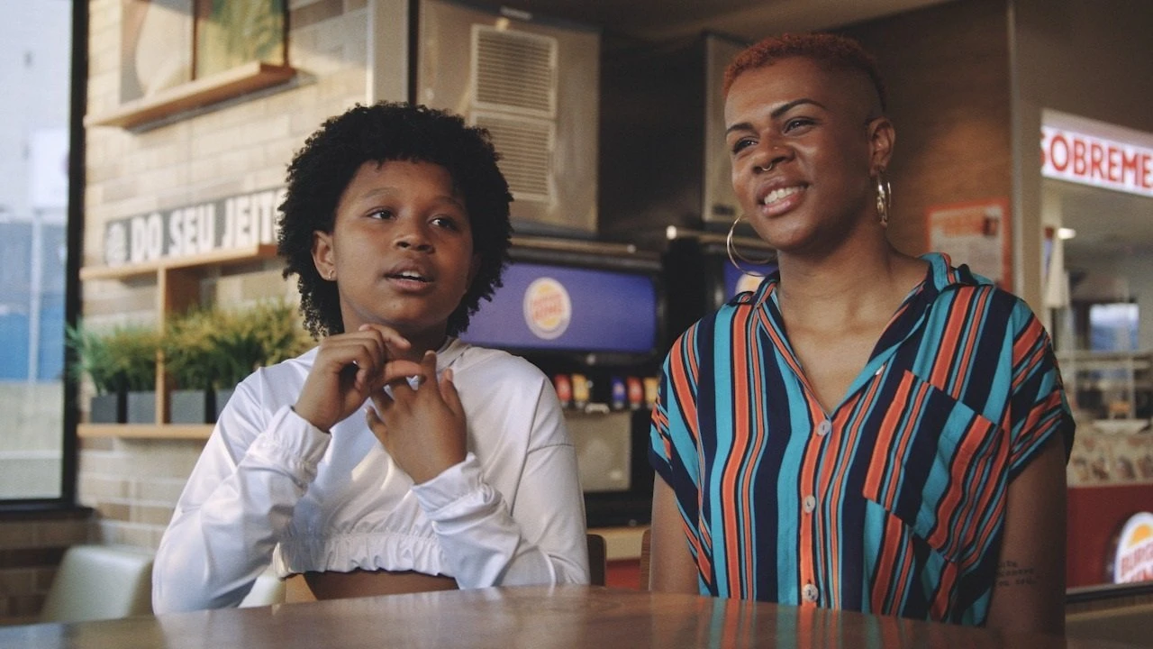 Campanha do Burger King explica o amor LGBTQIA+ pelo olhar das crianças