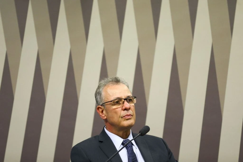 Não trabalhamos com hipótese de racionamento de energia, diz ministro