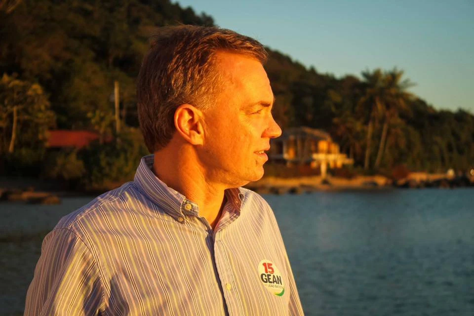 Prefeito de Florianópolis e líder nas pesquisas é internado com covid-19