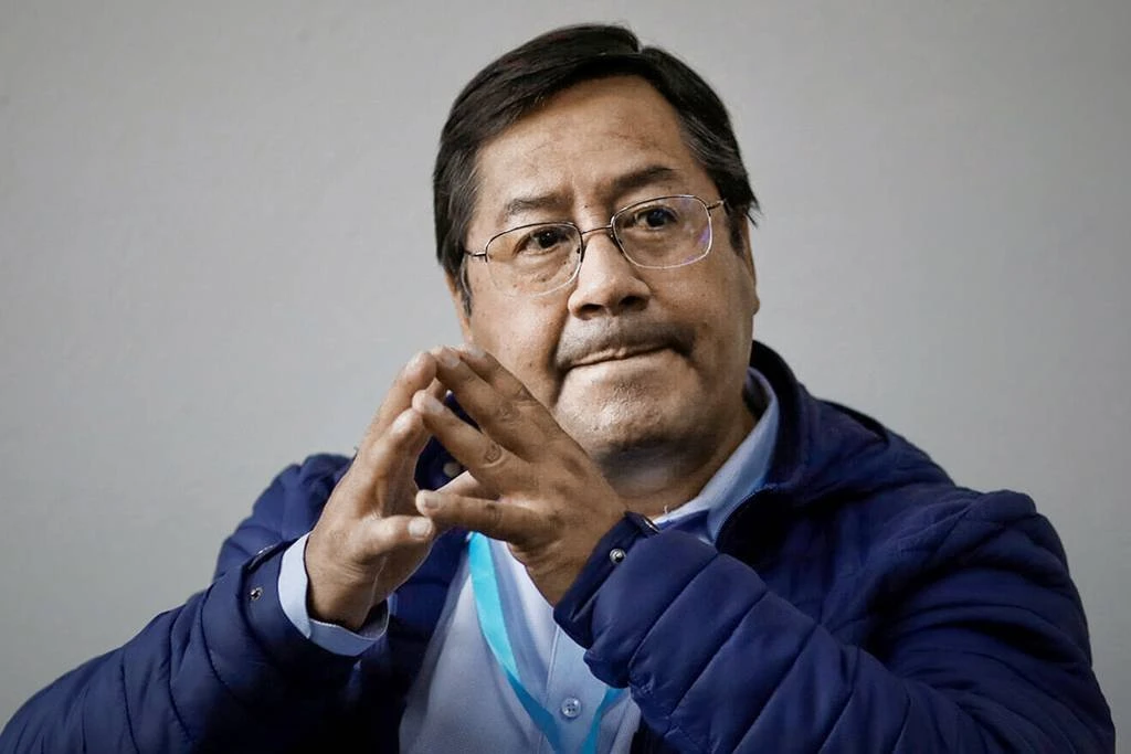 Centenas de bolivianos protestam contra vitória de aliado de Evo Morales