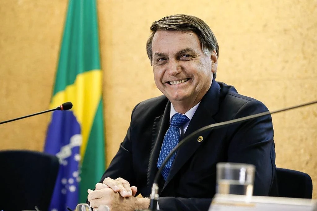 Em evento militar, Bolsonaro pede a Deus reeleição em 2022