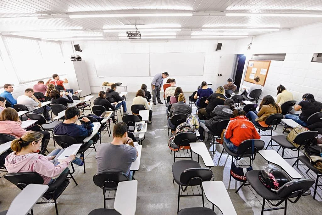 Cogna tem prejuízo de R$ 1,2 bi, maior evasão de alunos e menos matrículas