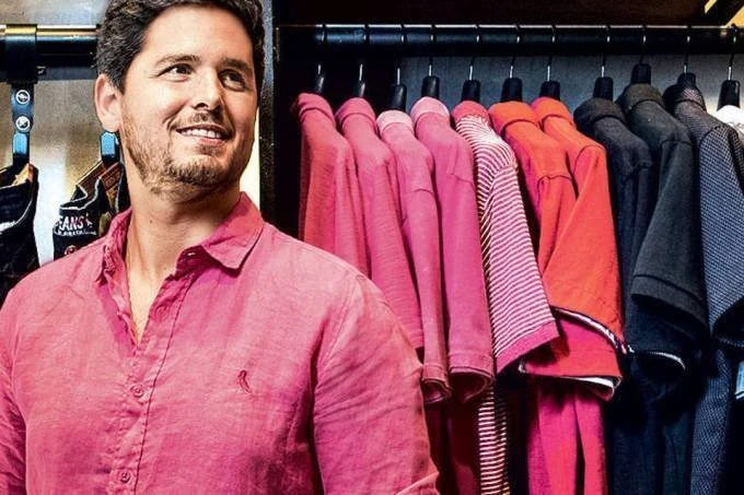Arezzo compra Reserva, chega a 13 marcas e passa a vender roupas
